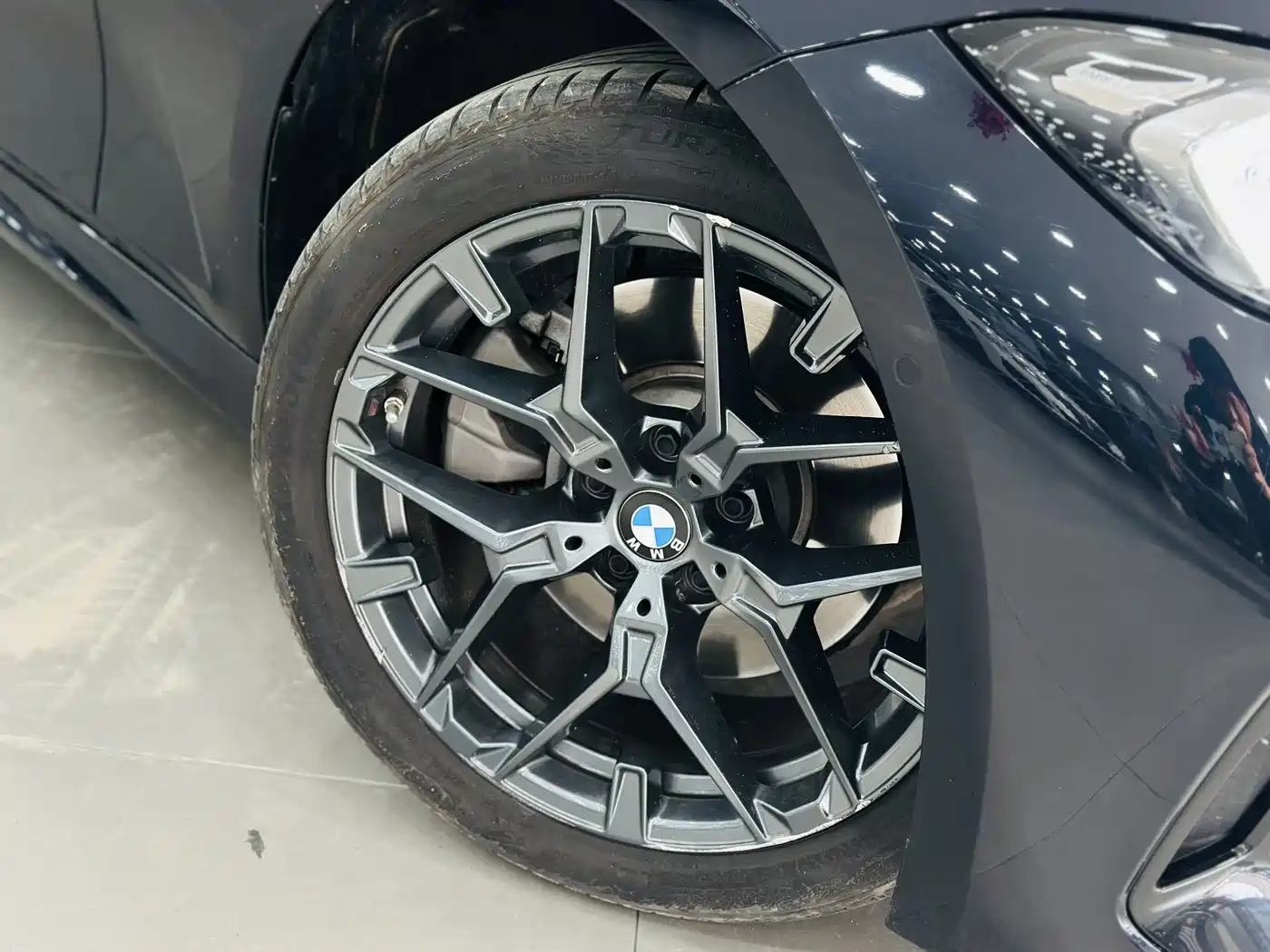 BMW 3 Series 2025 330Li M Sport Night Edition фото 11