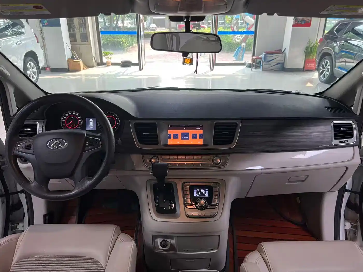 Photo 14 - SAIC Maxus Maxus G10