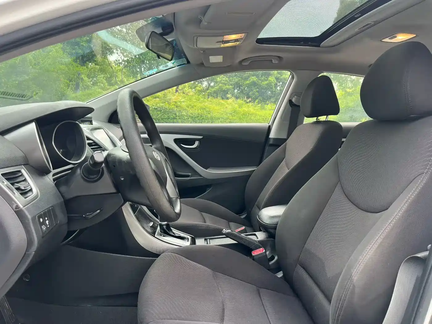 Hyundai Langdong 2015 1.6L Auto Premium фото 4