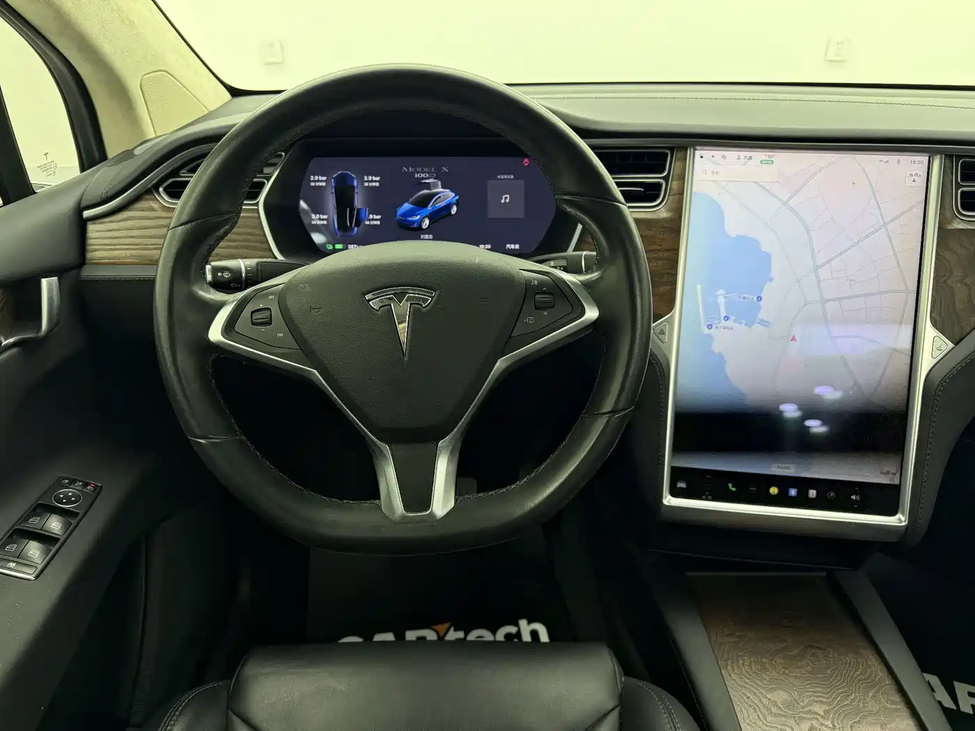 TESLA MODEL X