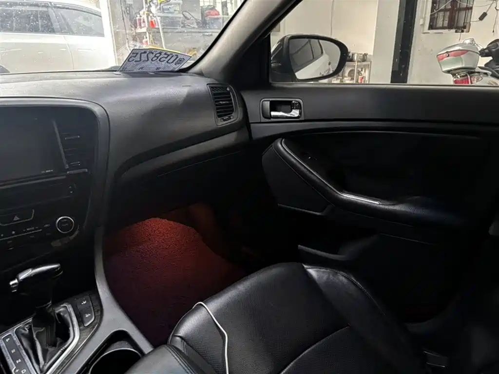 Kia K5 2014 2.0L Automatic LUXURY фото 2