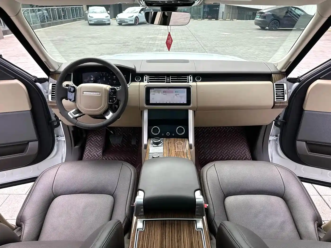 Land Rover Range Rover 2018 3.0 SC V6 Vogue Heritage Extended Edition фото 4