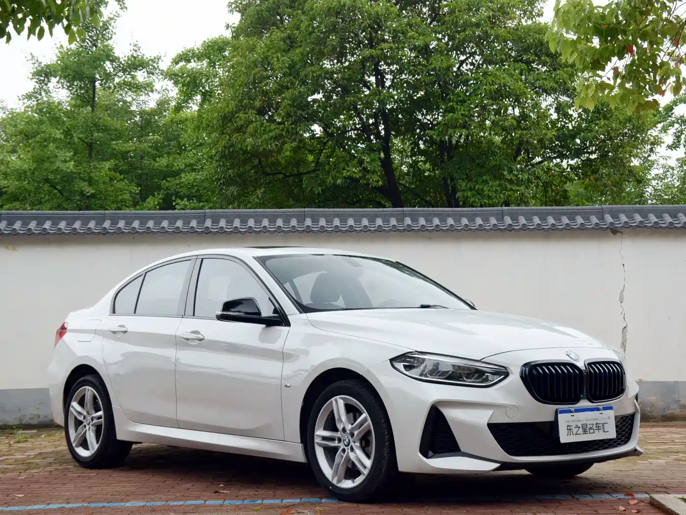 BMW 1-SERIES