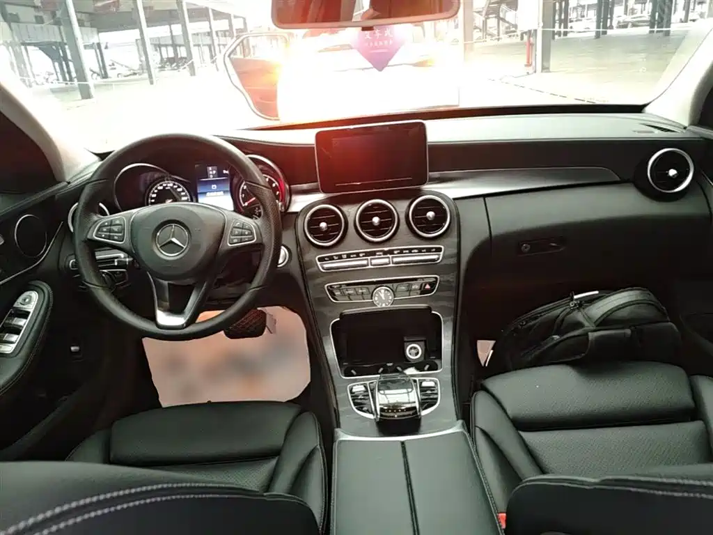 Фото 10 - Mercedes-Benz C-Class