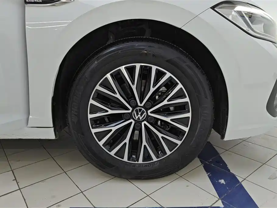 Volkswagen Sagitar 2024 200TSI DSG Flying Edition фото 6