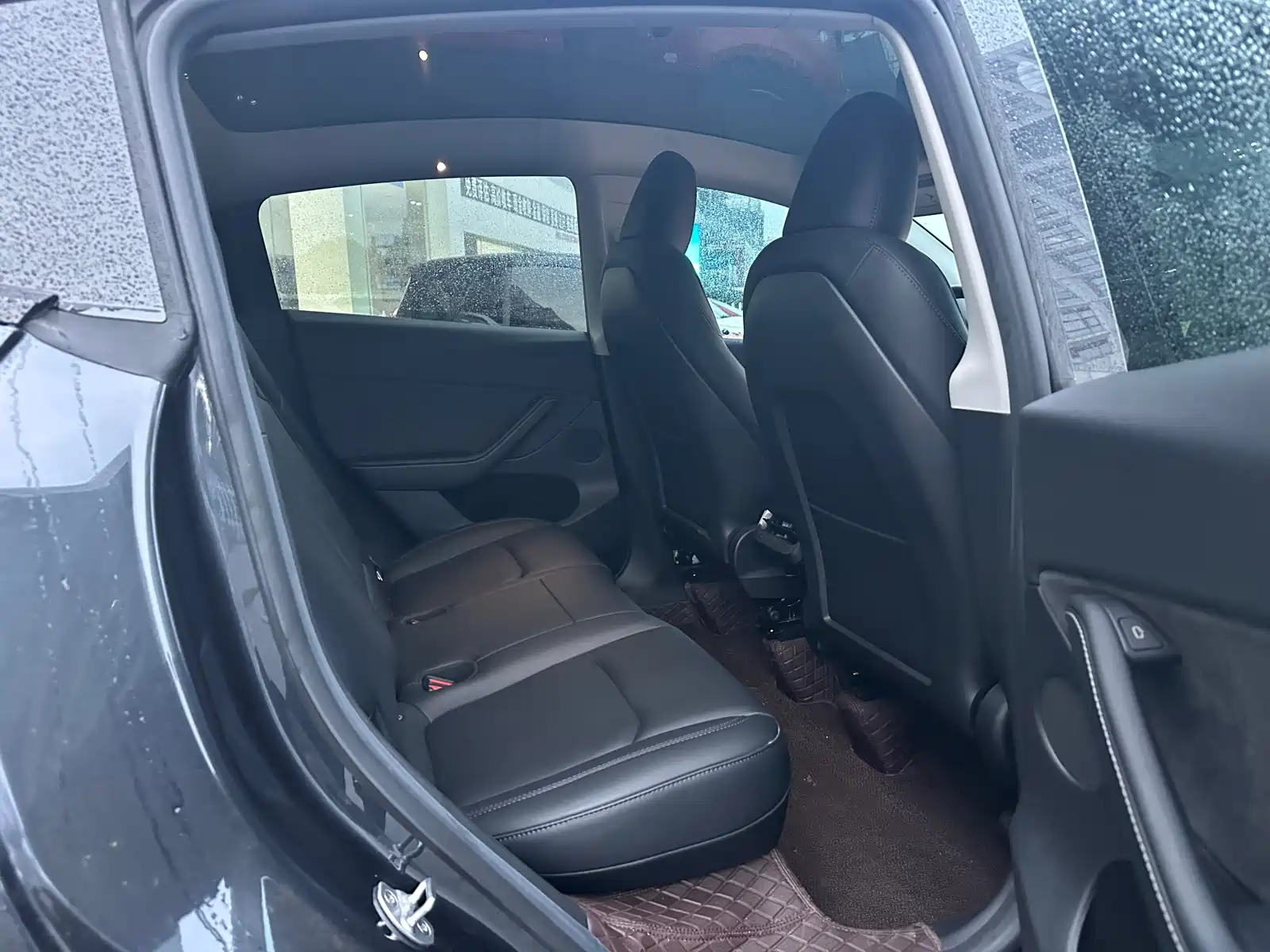 Фото 6 - Tesla Model Y