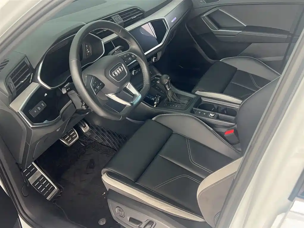 Audi Q3 2024 35 TFSI Fashion Sport фото 9