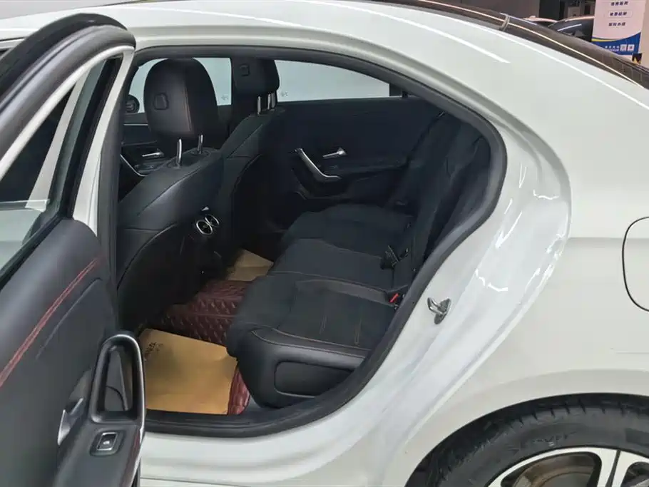 Mercedes-Benz A-Class 2023 A 200 L Fashion фото 11