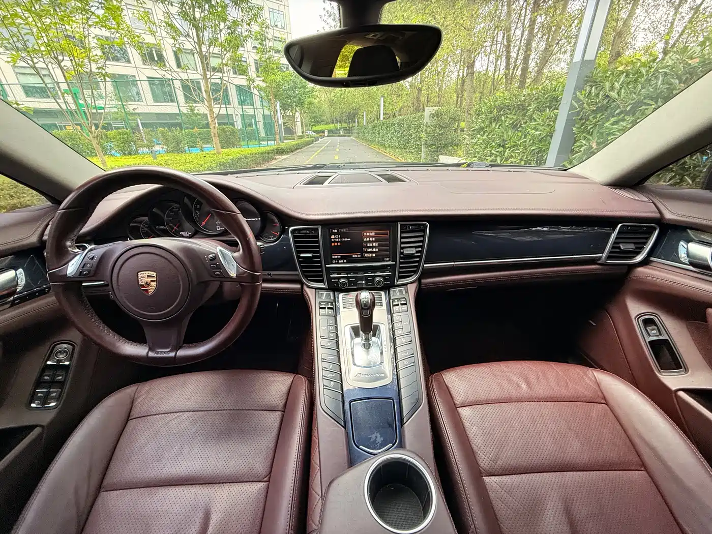 Photo 9 - Porsche Panamera