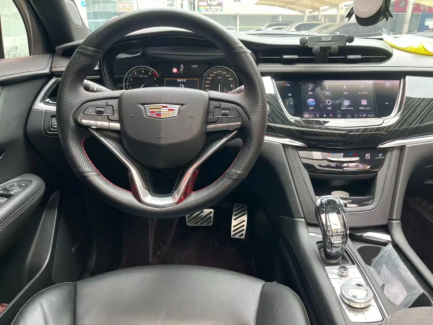 Фото 8 - Cadillac XT6
