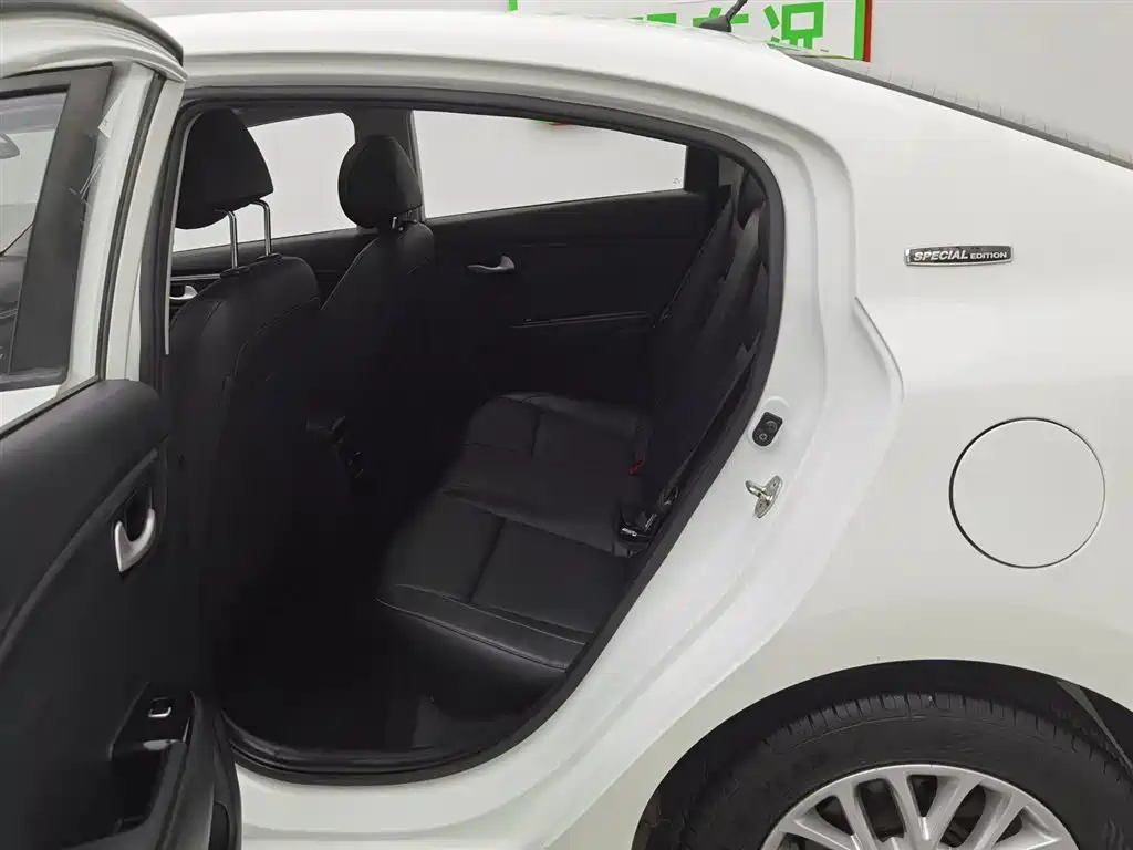 KIA K2