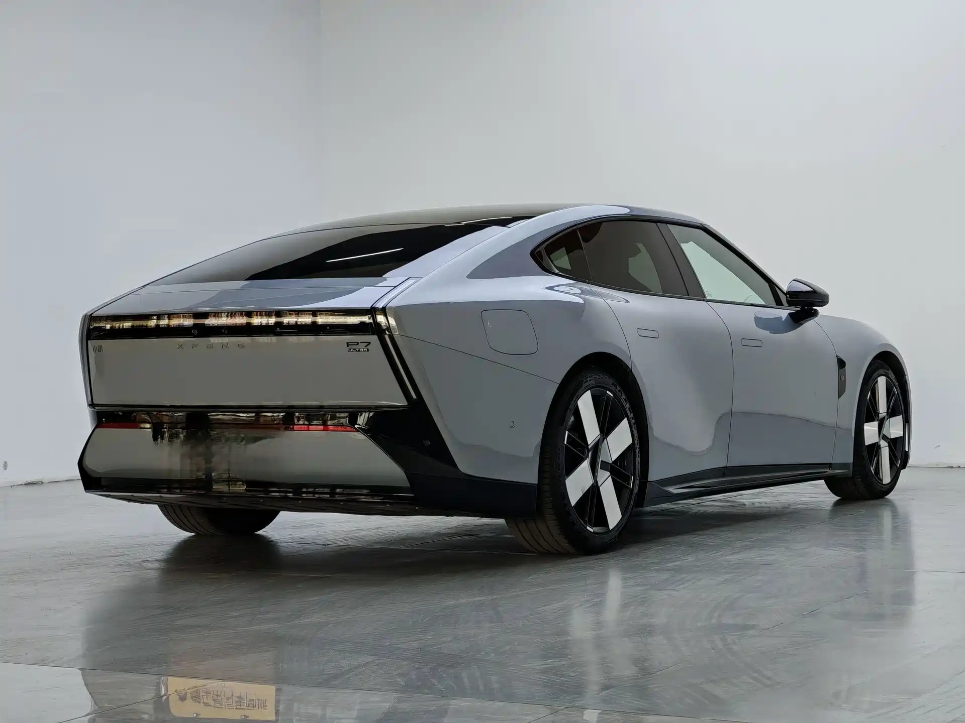 صورة 10 - XPeng P7