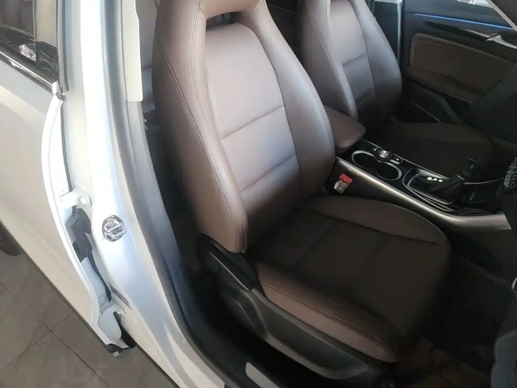 Junma MEET 3 (Meitu 3) 2019 2018 1.5T CVT Luxury Edition