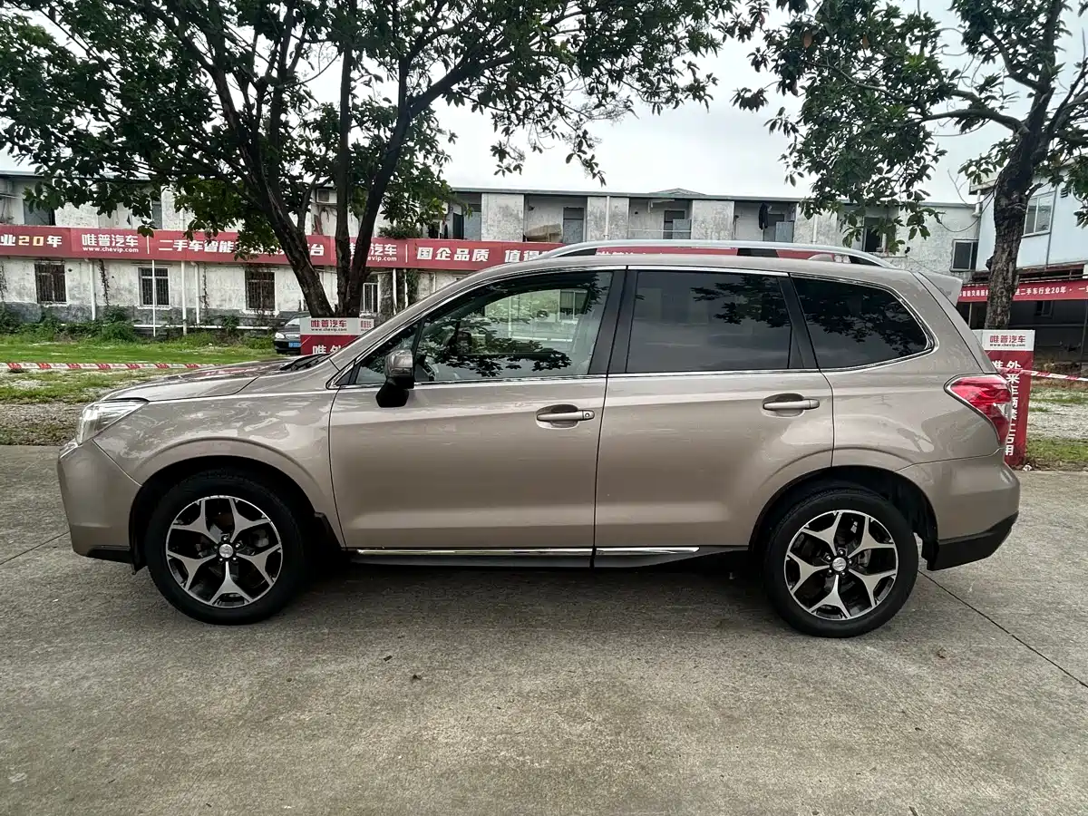 Subaru Forester 2013 2.5i Automatic Premium Edition фото 2