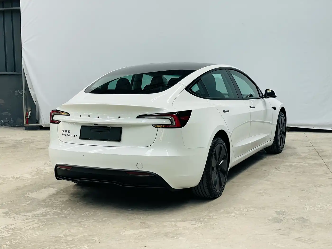 Tesla Model 3 2026 2025 Model Year Facelift Long Range Rear-Wheel Drive