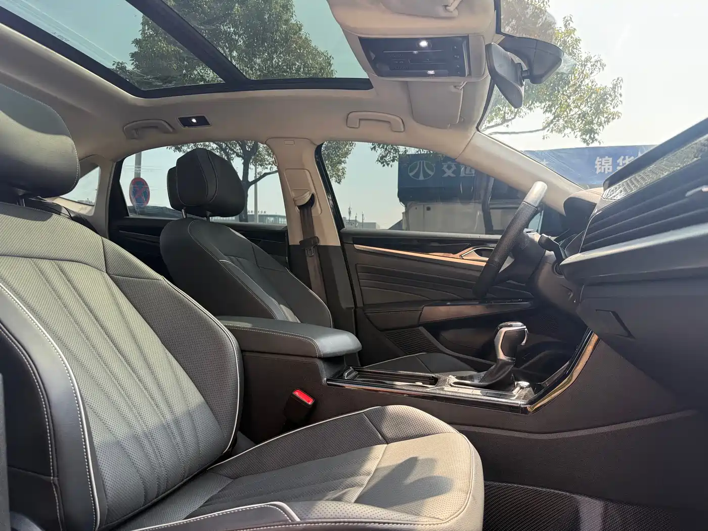 Volkswagen Passat 2024 330TSI Elite Edition фото 11