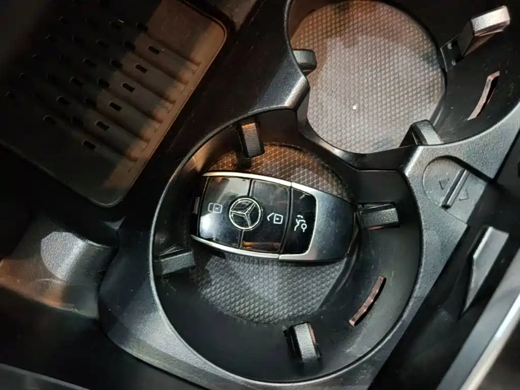 Фото 9 - Mercedes-Benz E-Class