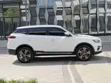 Фото 5 - Geely Atlas