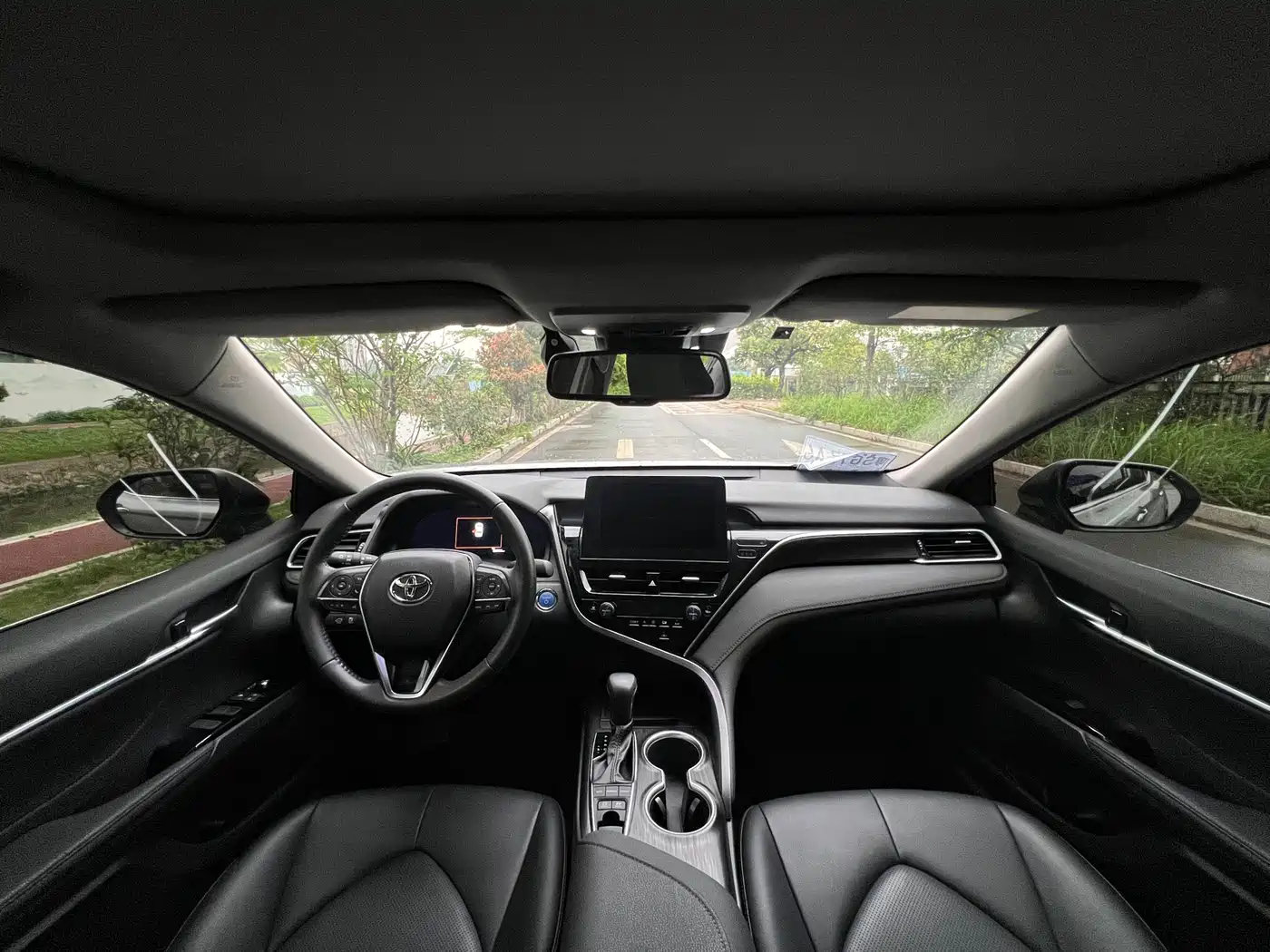 Toyota Camry 2023 Hybrid 2.5HG Luxury Edition фото 5