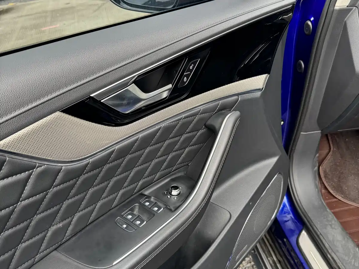 Hongqi HS5 2019 2.0T Smart Connect Enjoy 4WD Edition фото 10