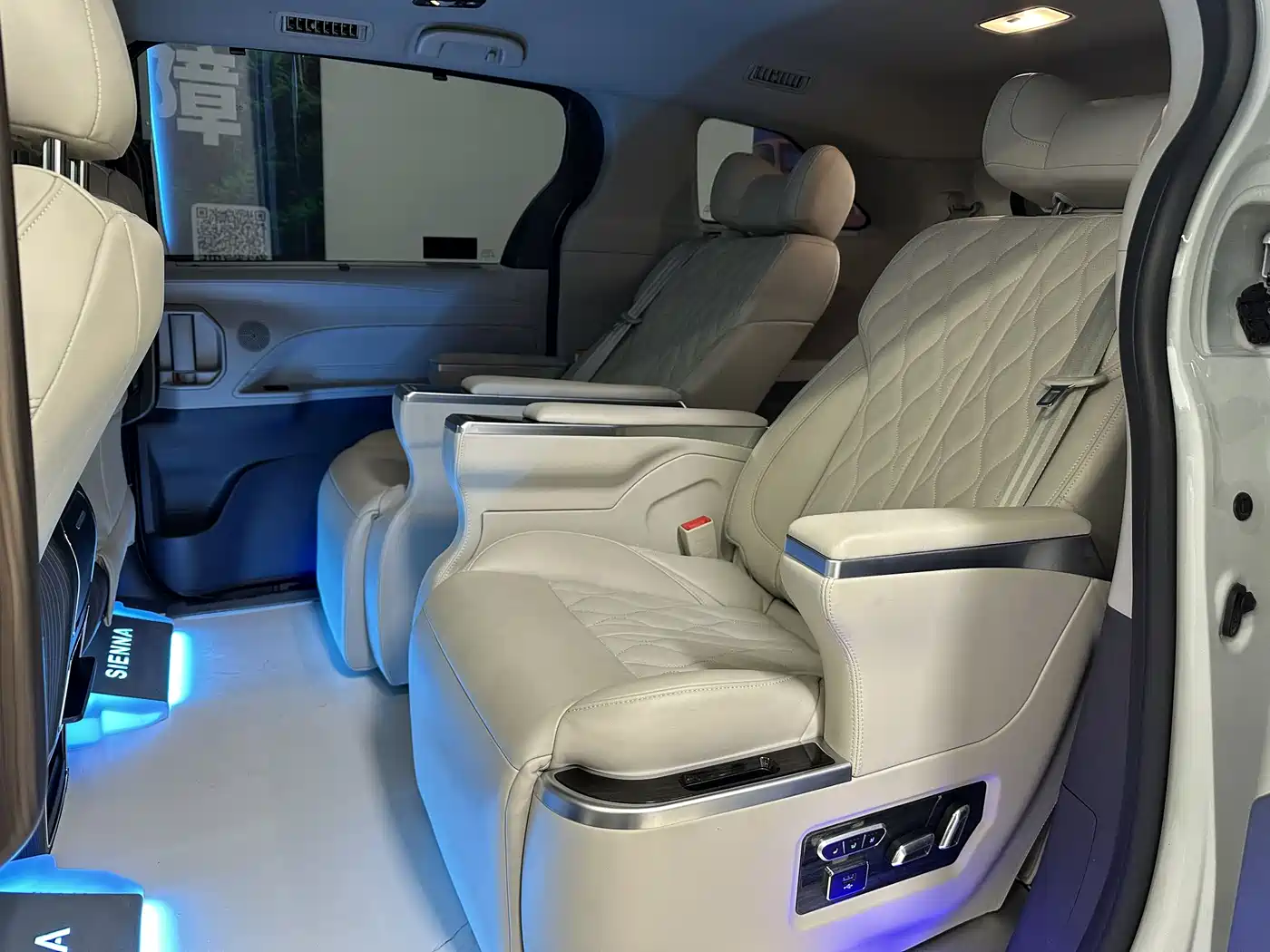Toyota Sienna 2023 2.5L Hybrid Comfort Edition фото 15