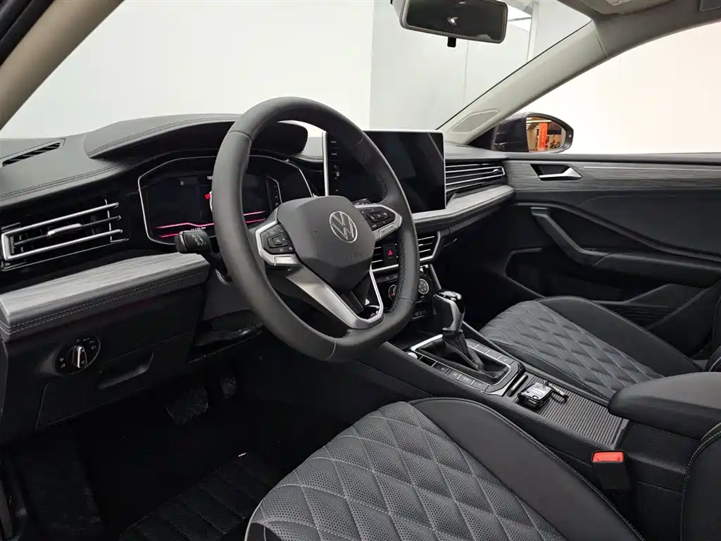 Volkswagen Sagitar 2023 300TSI DSG Surpassing Edition фото 7