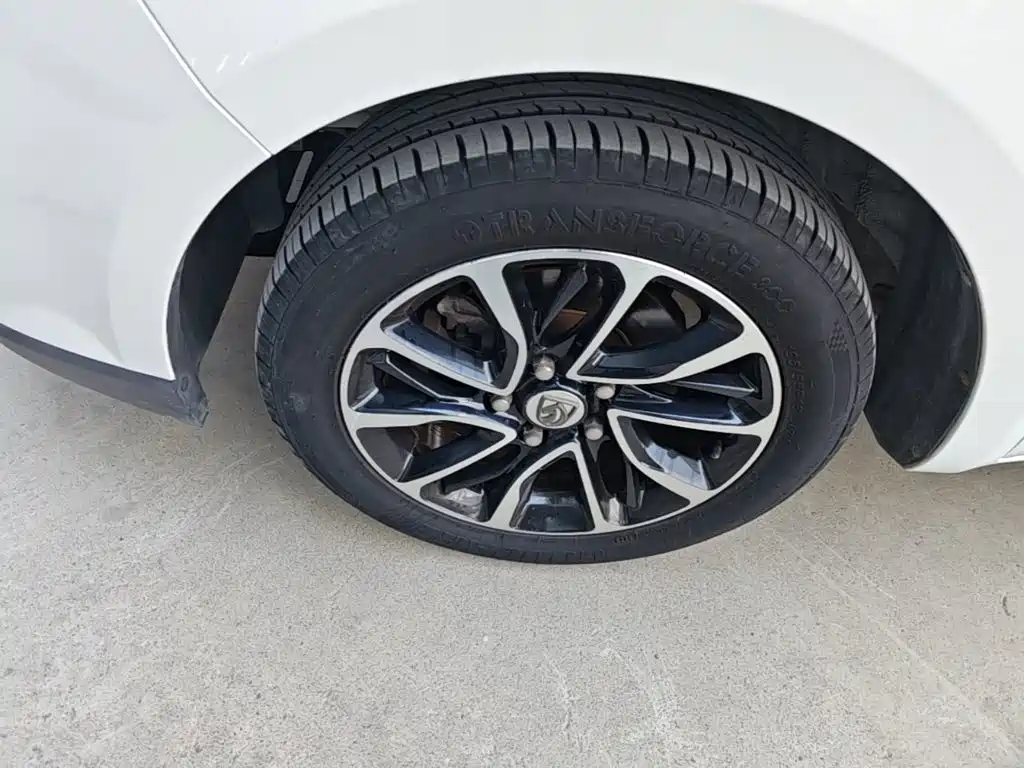 Baojun 730 2020 2019 1.5L Manual Value Edition 7-Seater China VI