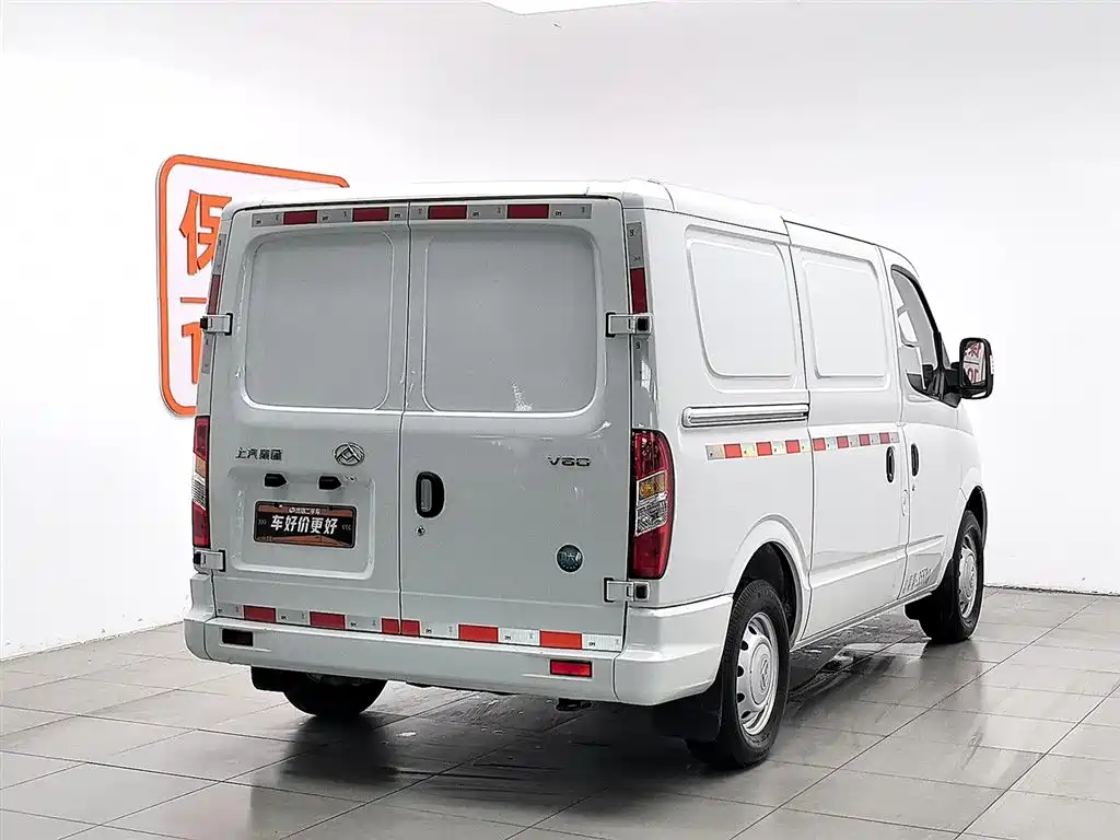 SAIC Maxus Xintu V80 2023 2.0T Manual Classic City Delivery King Short Wheelbase Ultra-Low Roof 3-Seater фото 2