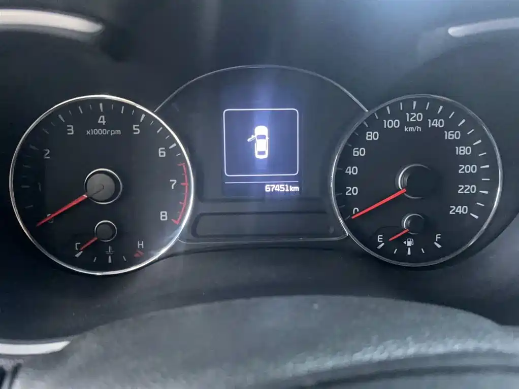 Kia K3 2017 1.6L Automatic 15th Anniversary Special GLS фото 3