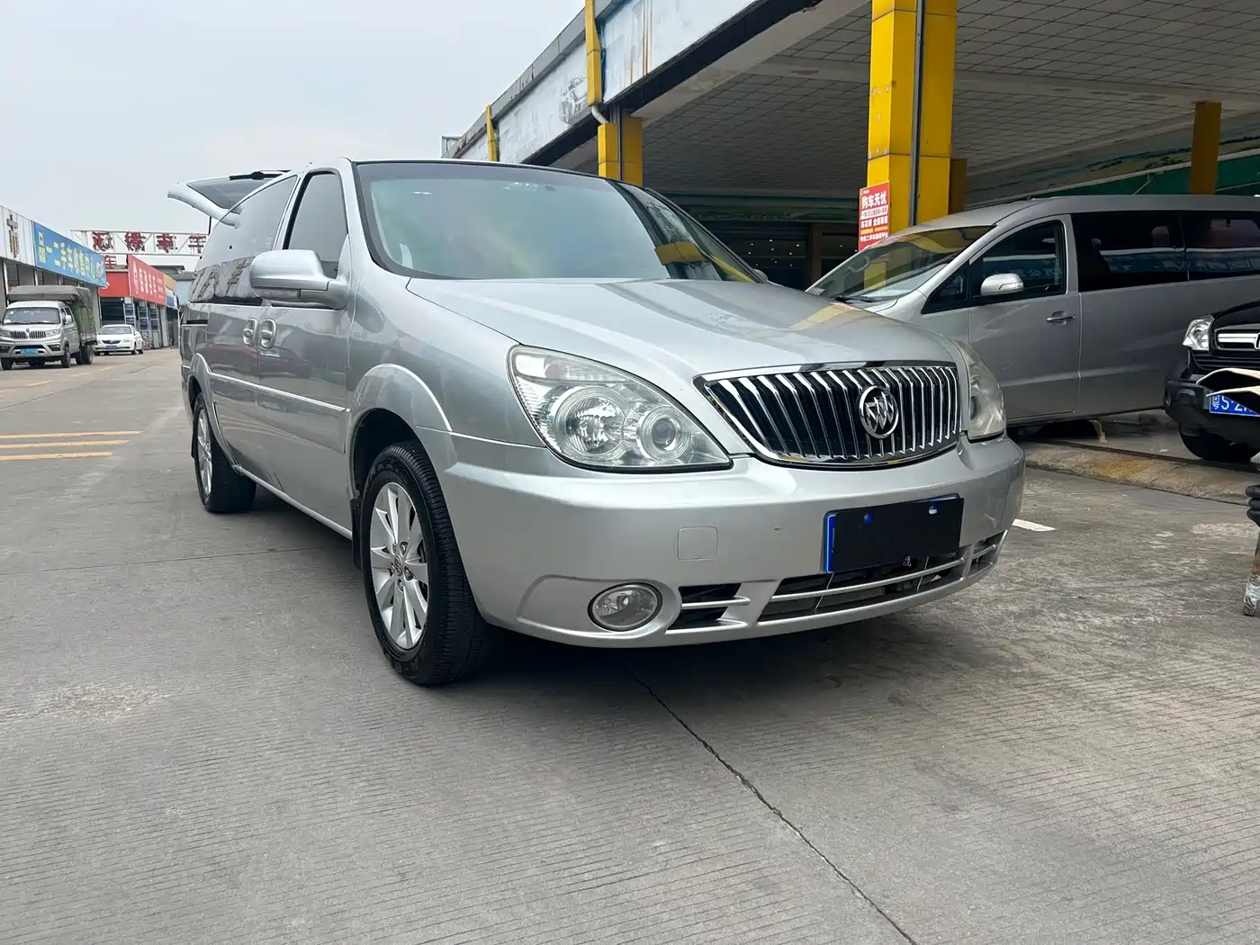 Buick GL8 2014 2.4L Classic Edition фото 3