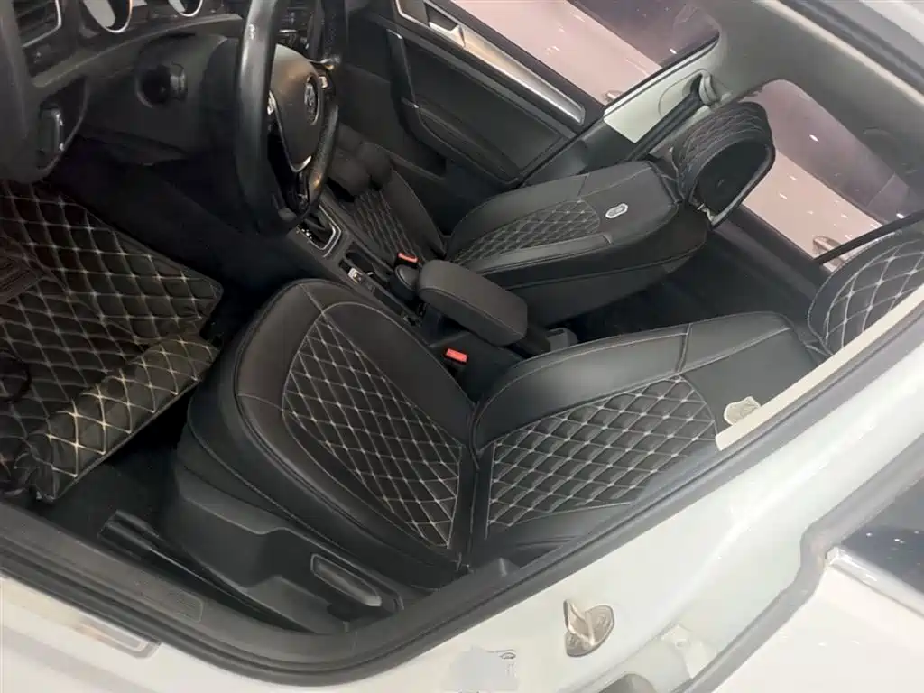Volkswagen Golf 2018 230TSI Automatic Comfort фото 15