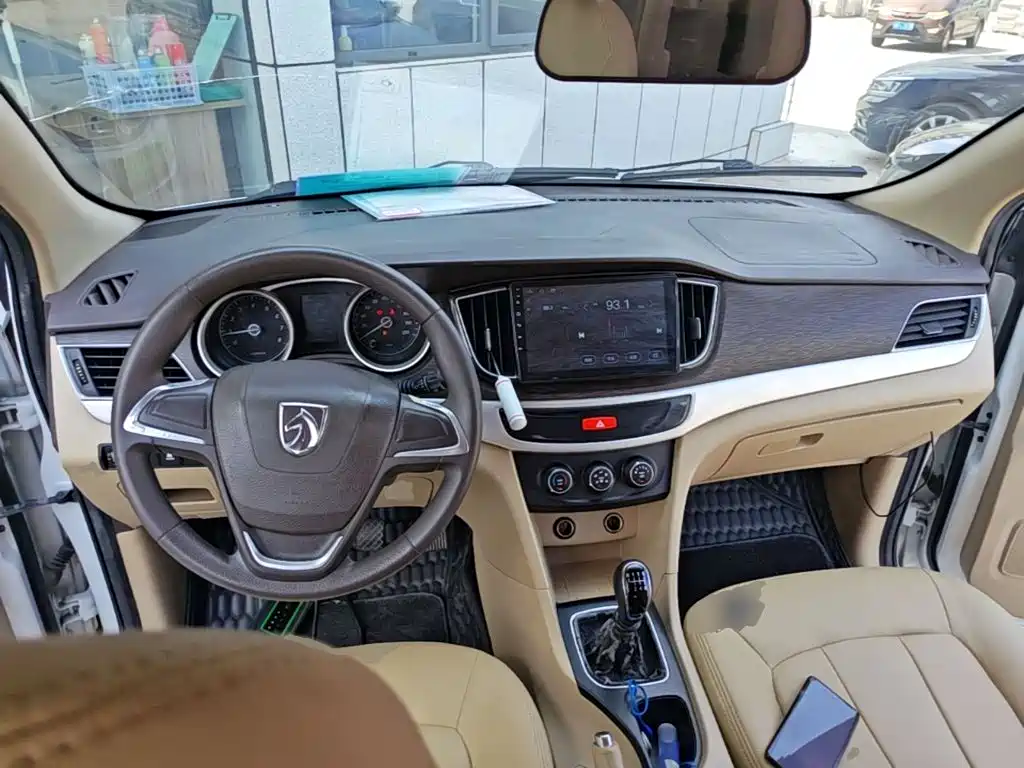 Baojun 730 2020 2019 1.5L Manual Value Edition 7-Seater China VI