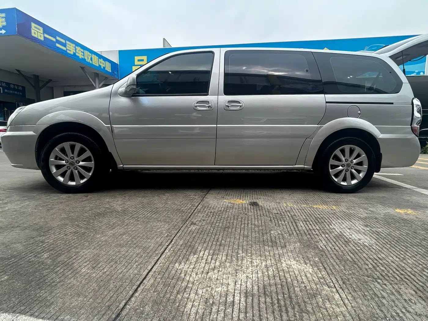 Buick GL8 2014 2.4L Classic Edition фото 18
