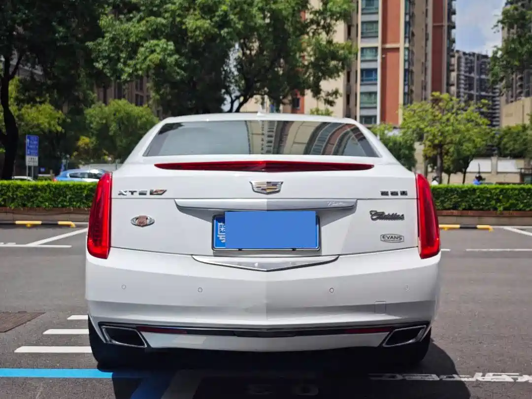 Photo 5 - Cadillac XTS
