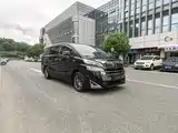 Фото 8 - Toyota Vellfire