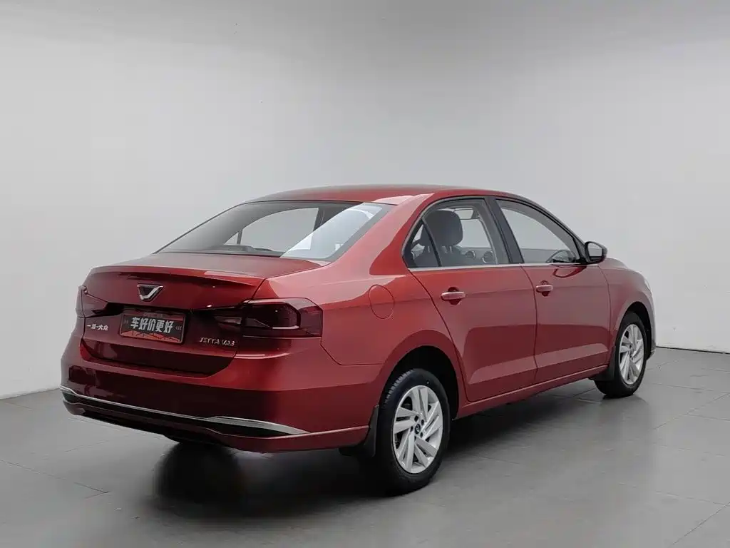 Photo 2 - Jetta VA3