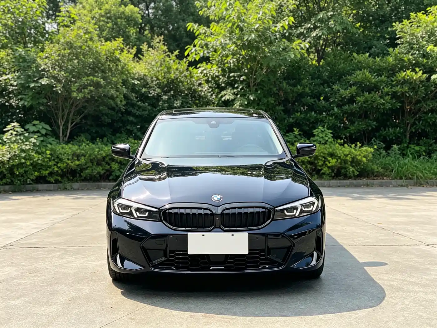 BMW 3 Series 2025 330Li M Sport Night Edition фото 2
