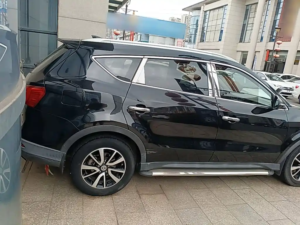 Dongfeng Fengguang Fengguang 580 2016 2016 Model 1.5T Manual Luxury Version
