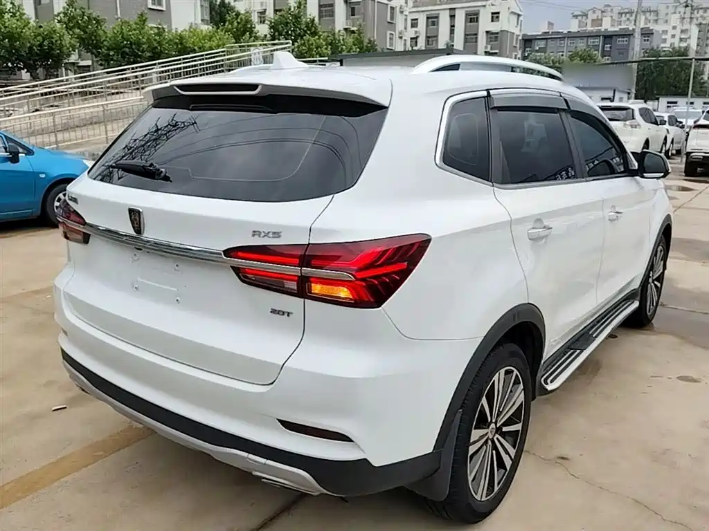 Фото 7 - Roewe RX5