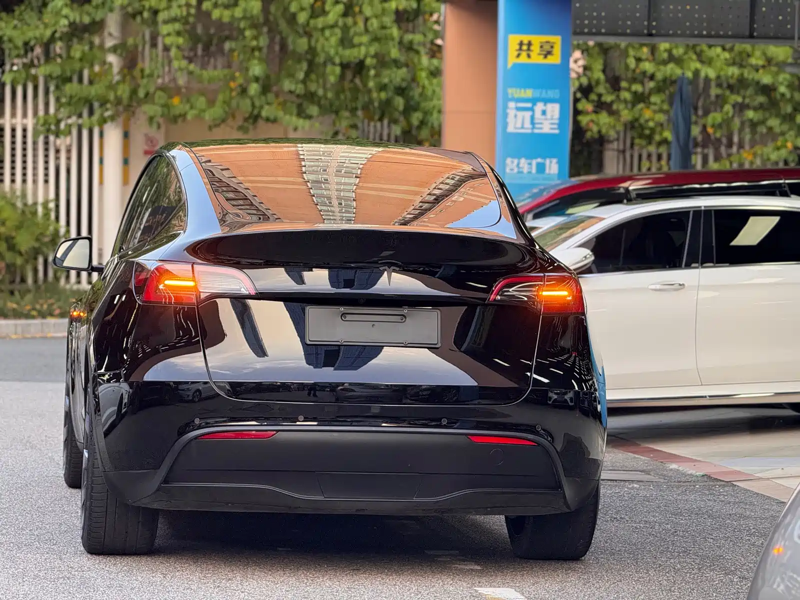 Фото 6 - Tesla Model Y