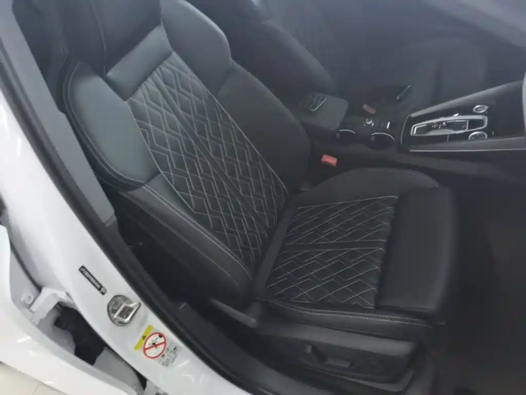 Audi A3 2025 2025 Facelift Sportback 35TFSI Flying Spur Premium