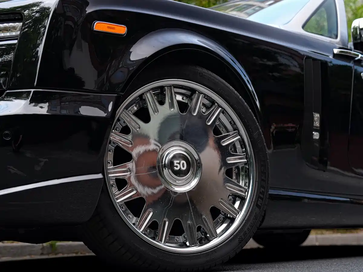Фото 2 - Rolls-Royce Phantom
