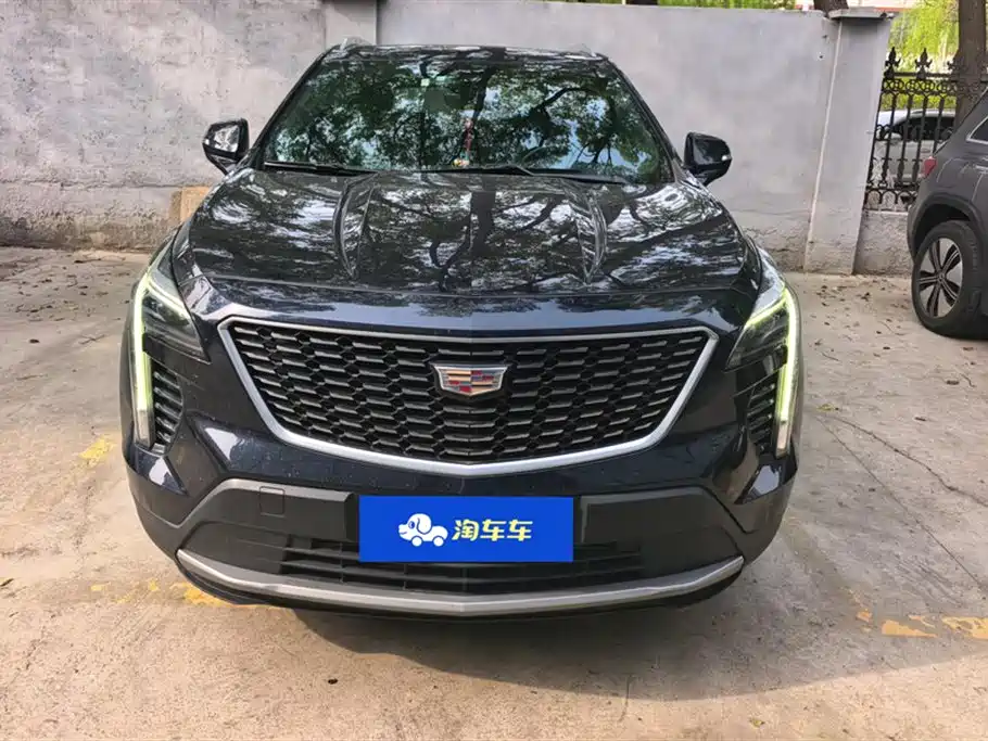CADILLAC XT4