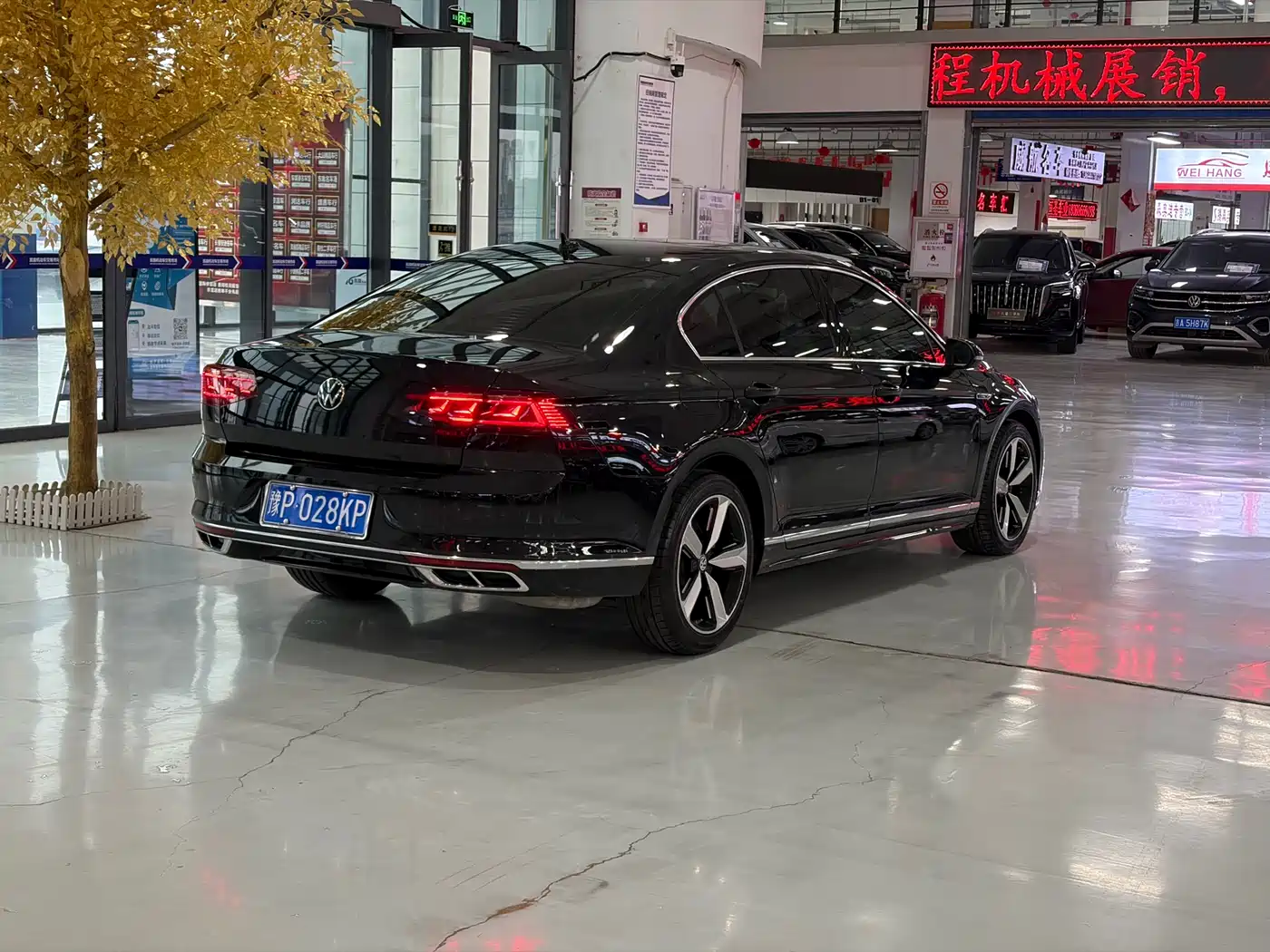 Volkswagen Magotan 2023 Model 2 Million Commemorative Edition 330TSI DSG Luxury фото 7