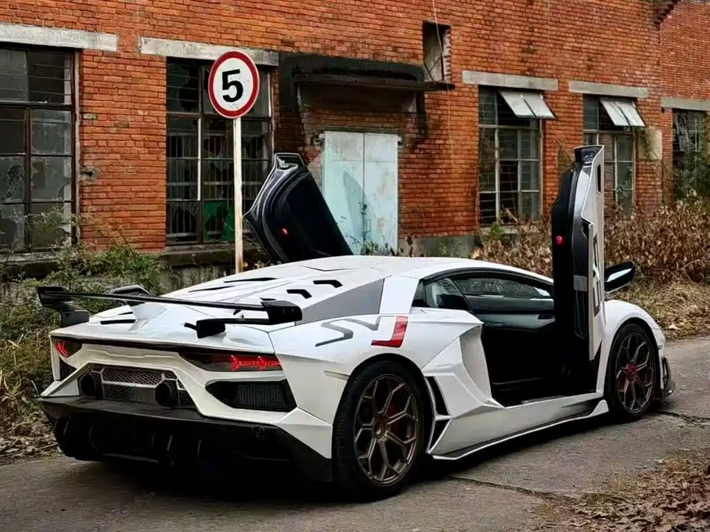 Lamborghini Aventador 2011 LP 700-4 фото 5