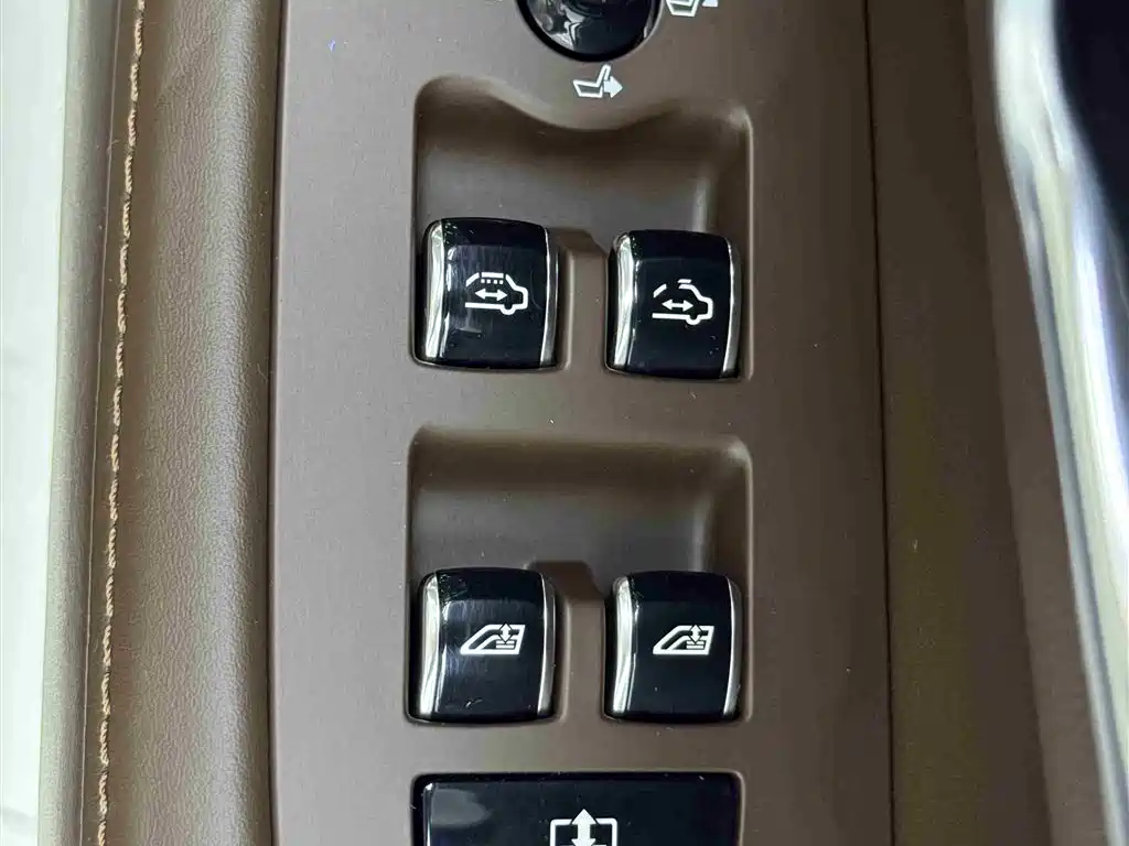 Фото 12 - Volvo S90