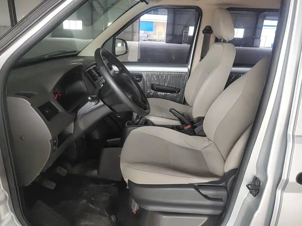 Wuling Motors Wuling Rongguang S 2022 2021 Model 1.2L Basic 7-Seater LSI