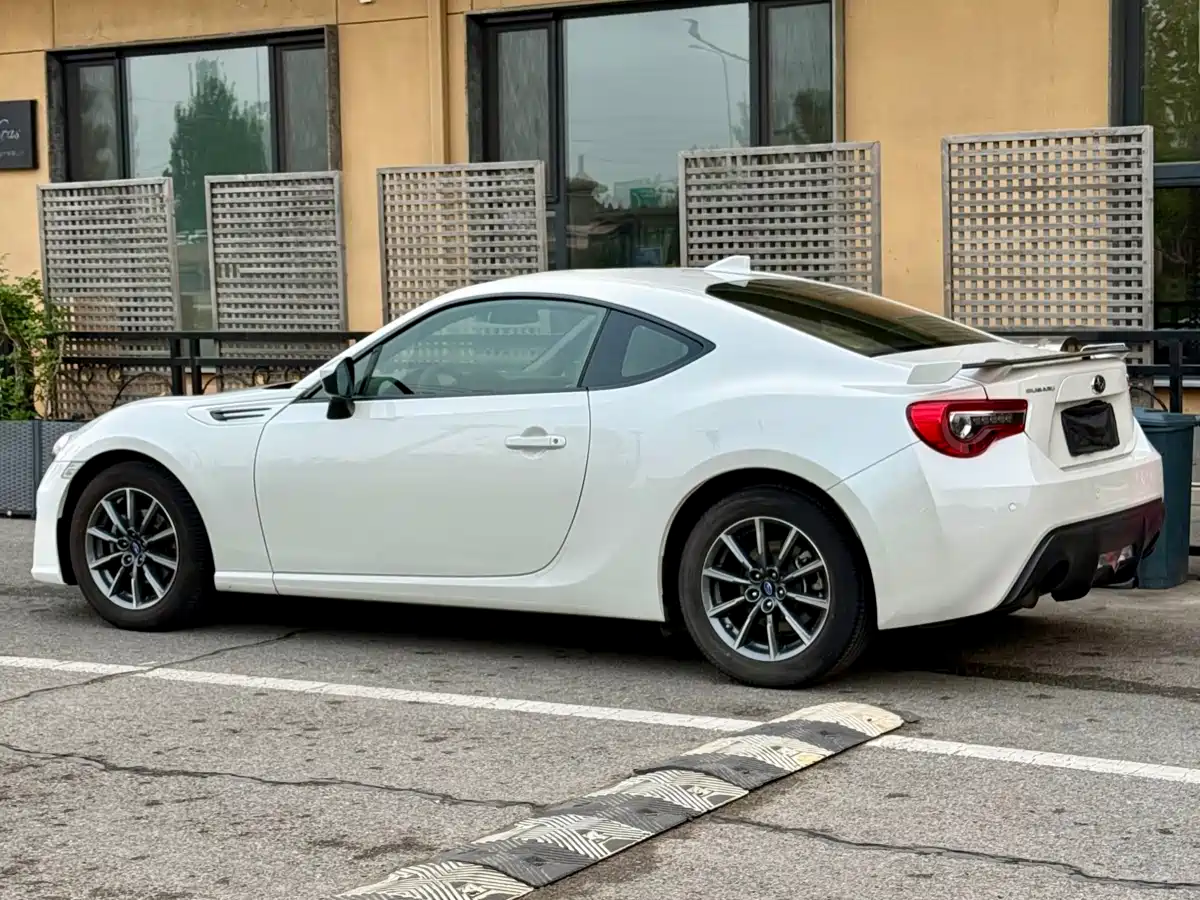 Subaru BRZ 2020 2.0L Manual type-RS фото 3