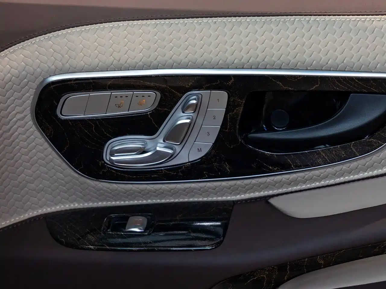 Mercedes-Benz Vito 2021 2.0T Elite 7-Seater фото 17