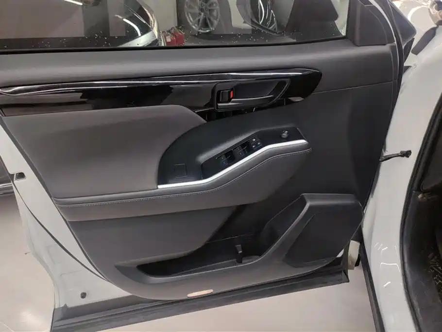 Toyota Crown Kluger 2021 2.5L HEV 4WD Elite фото 7